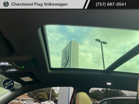 Used 2024 Volkswagen Atlas Cross Sport SE FWD image 34
