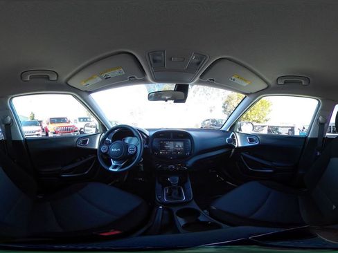 Used 2025 Kia Soul LX w/ LX Technology Package image 42