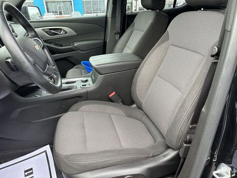Used 2023 Chevrolet Traverse LT image 11