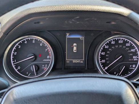 Used 2018 Toyota Camry SE FWD image 11