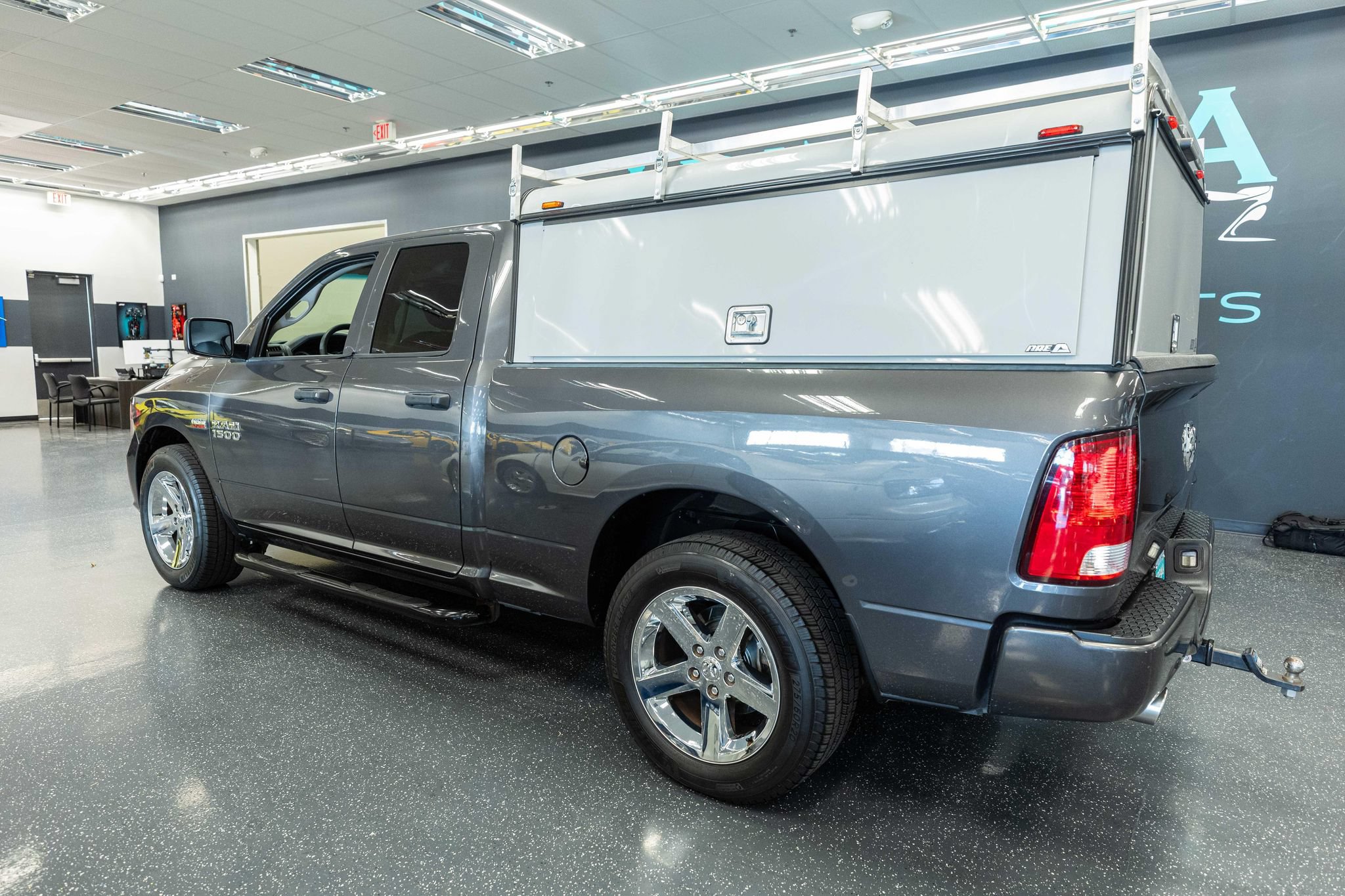 Used 2018 RAM 1500 Express RWD image 8