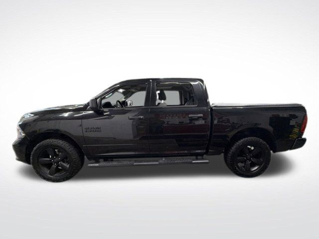 Used 2018 RAM 1500 Express w/ Black Ram 1500 Express Group AWD/4WD image 4