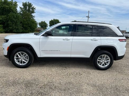 New 2026 Jeep Grand Cherokee Laredo AWD/4WD image 2