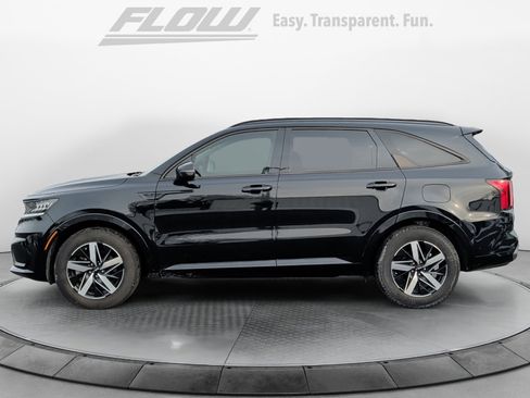 Used 2023 Kia Sorento S w/ Panoramic Sunroof Package image 5
