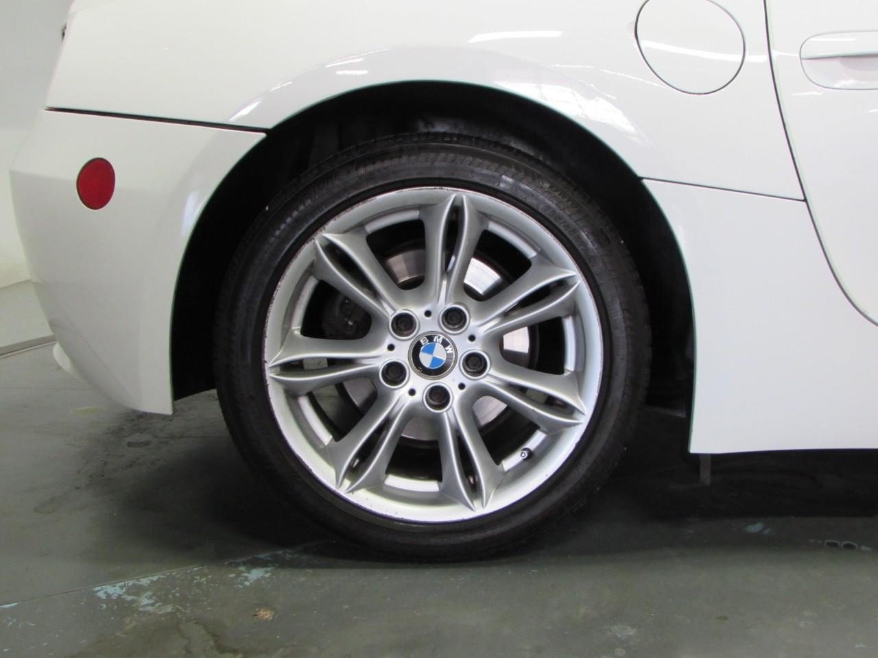 Used 2005 BMW Z4 3.0i RWD image 10