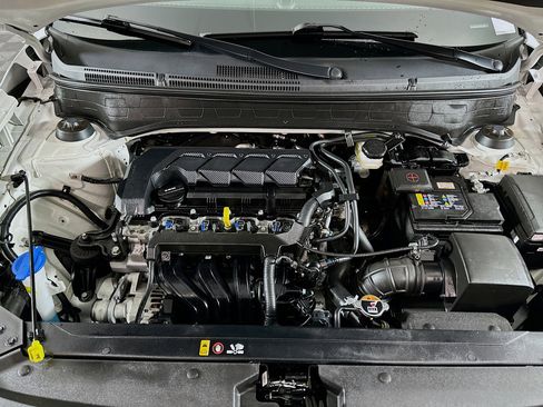 Used 2024 Hyundai Venue Limited image 33