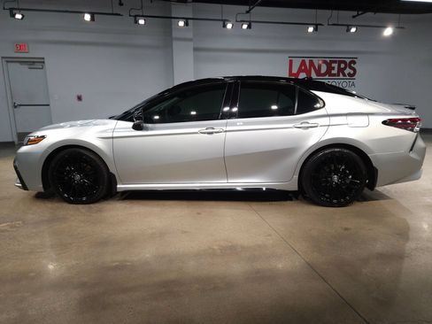 Used 2023 Toyota Camry XSE w/ Navigation Package FWD image 4