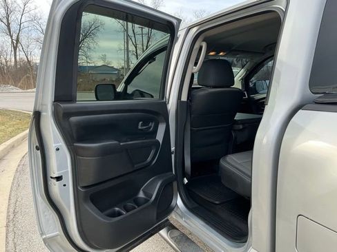 Used 2019 Nissan Titan S w/ S Utility Package image 21