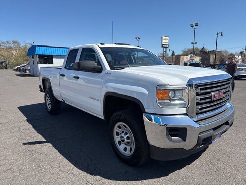 Used 2018 GMC Sierra 2500 4x4 Double Cab w/ Sierra Convenience Package image 4