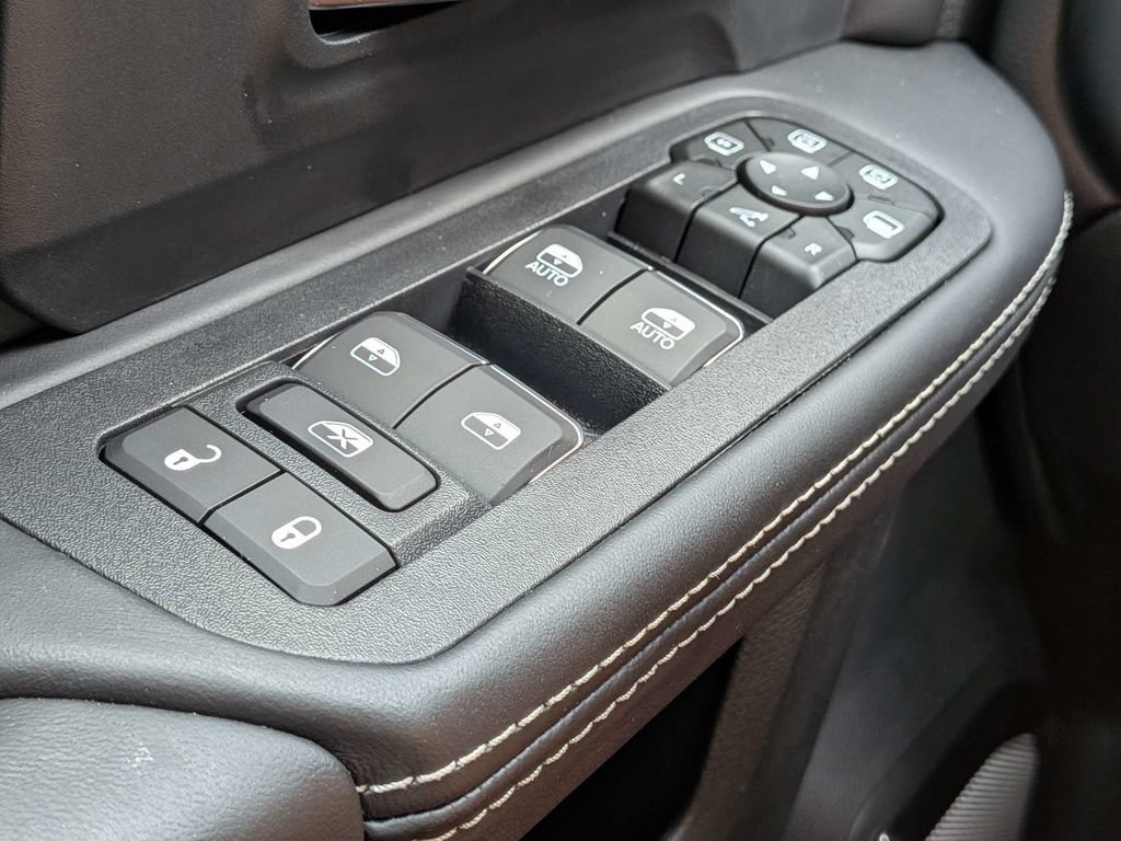 New 2026 RAM 2500 Rebel w/ Rebel Level 2 Equipment Group AWD/4WD image 33
