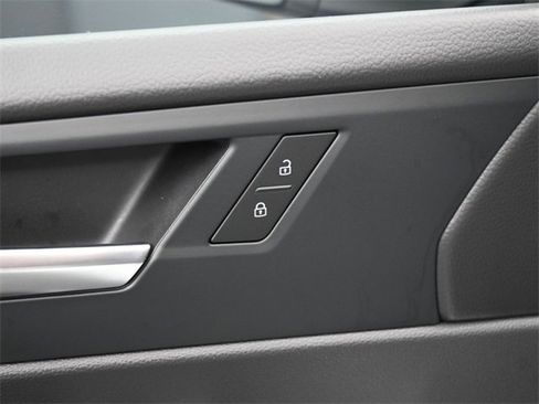 New 2026 Volkswagen Jetta SE image 21