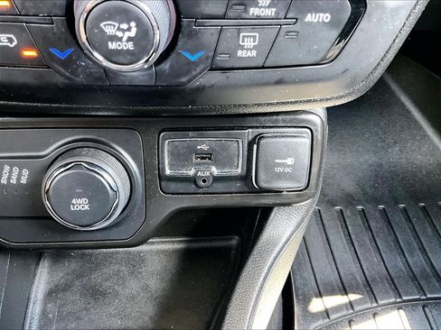 Used 2020 Jeep Renegade Limited AWD/4WD image 25