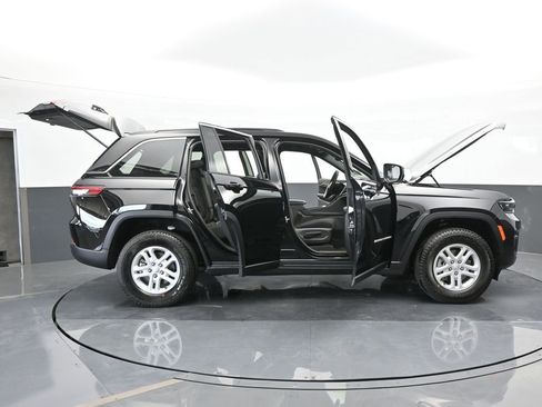 Used 2024 Jeep Grand Cherokee Laredo w/ Trailer Tow Package image 61