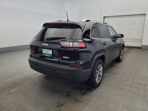 Used 2019 Jeep Cherokee Latitude Plus w/ Comfort/Convenience Group image 9