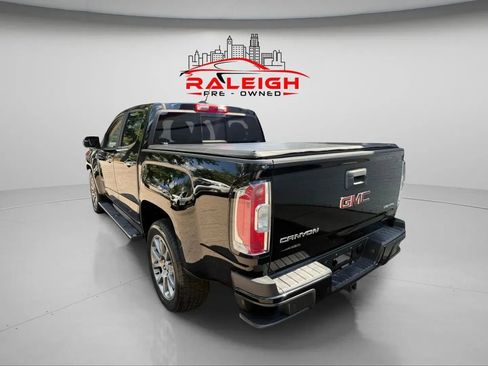 Used 2019 GMC Canyon Denali image 2