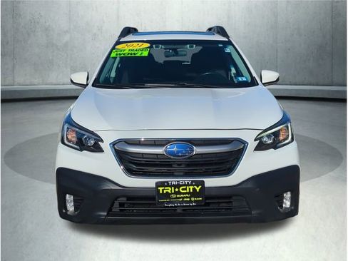 Used 2021 Subaru Outback Premium image 10