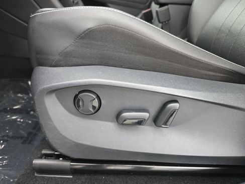 Certified 2022 Volkswagen Tiguan SE w/ Panoramic Sunroof Package image 29