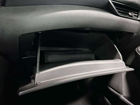 Used 2025 Nissan Sentra S FWD image 33