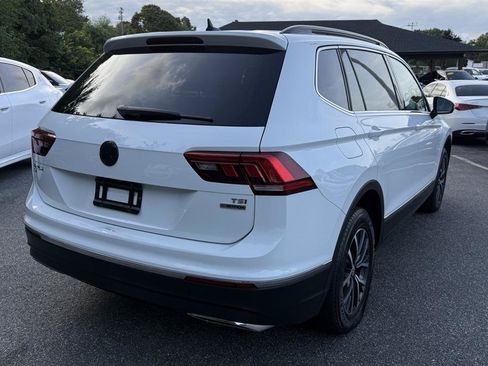 Used 2018 Volkswagen Tiguan SE AWD/4WD image 17