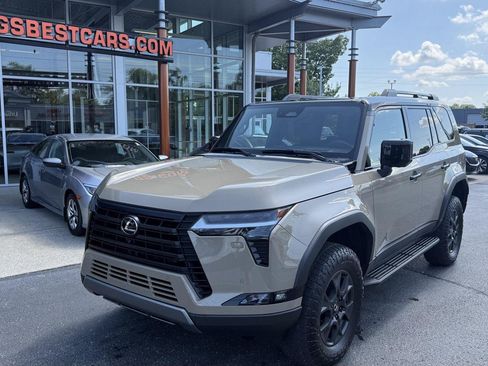 Used 2025 Lexus GX 550 AWD/4WD image 3