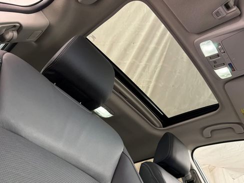 Used 2018 Subaru Outback 3.6R Limited AWD/4WD image 17