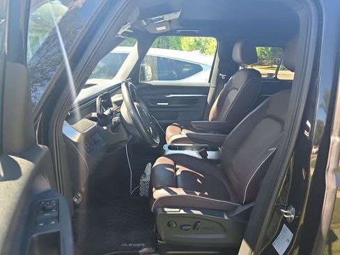 Used 2025 Volkswagen ID. Buzz Pro S RWD image 2