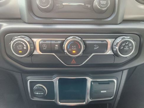 Used 2019 Jeep Wrangler Unlimited Sport image 19