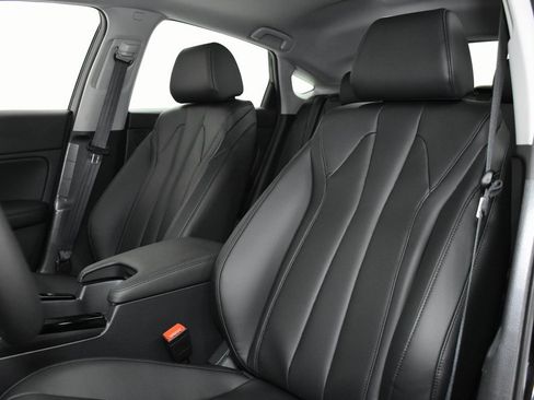 New 2025 Acura Integra image 9