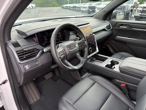 Used 2026 GMC Acadia Elevation w/ Elevation Premium Package FWD image 22