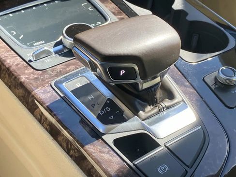 Used 2018 Audi Q7 3.0T Prestige image 28