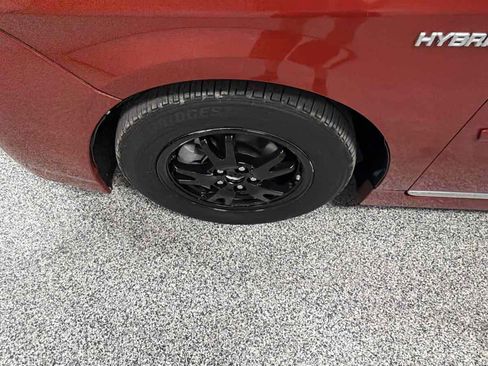 Used 2014 Toyota Prius Two image 35