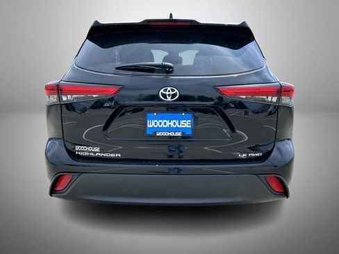 Used 2023 Toyota Highlander LE image 6