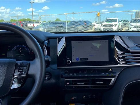 Used 2026 Toyota Camry LE image 7