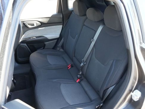 Used 2023 Jeep Compass Sport AWD/4WD image 17