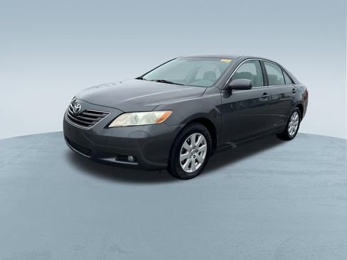 Used 2009 Toyota Camry XLE FWD image 3