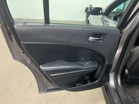 Used 2014 Dodge Charger SXT RWD image 19