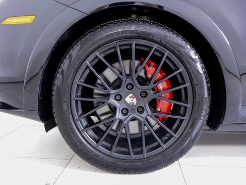 Certified 2023 Porsche Cayenne GTS w/ Premium Package Plus AWD/4WD image 31