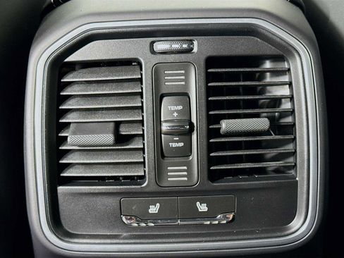 New 2026 Porsche Macan image 27