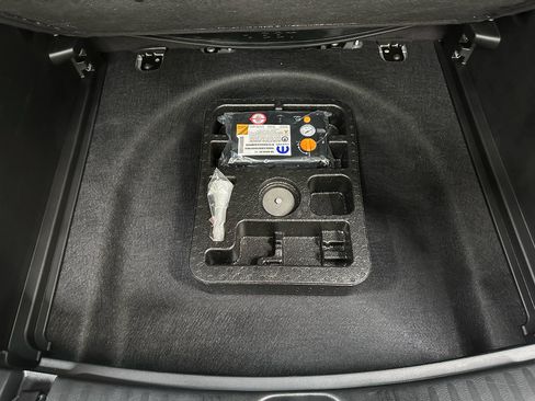 Used 2024 Jeep Compass Limited w/ High Altitude Package image 35