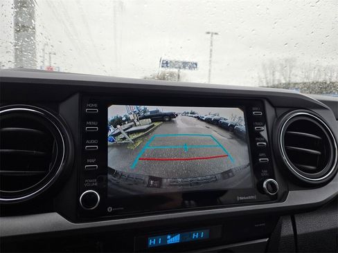 Used 2021 Toyota Tacoma TRD Off-Road w/ Technology Package image 14