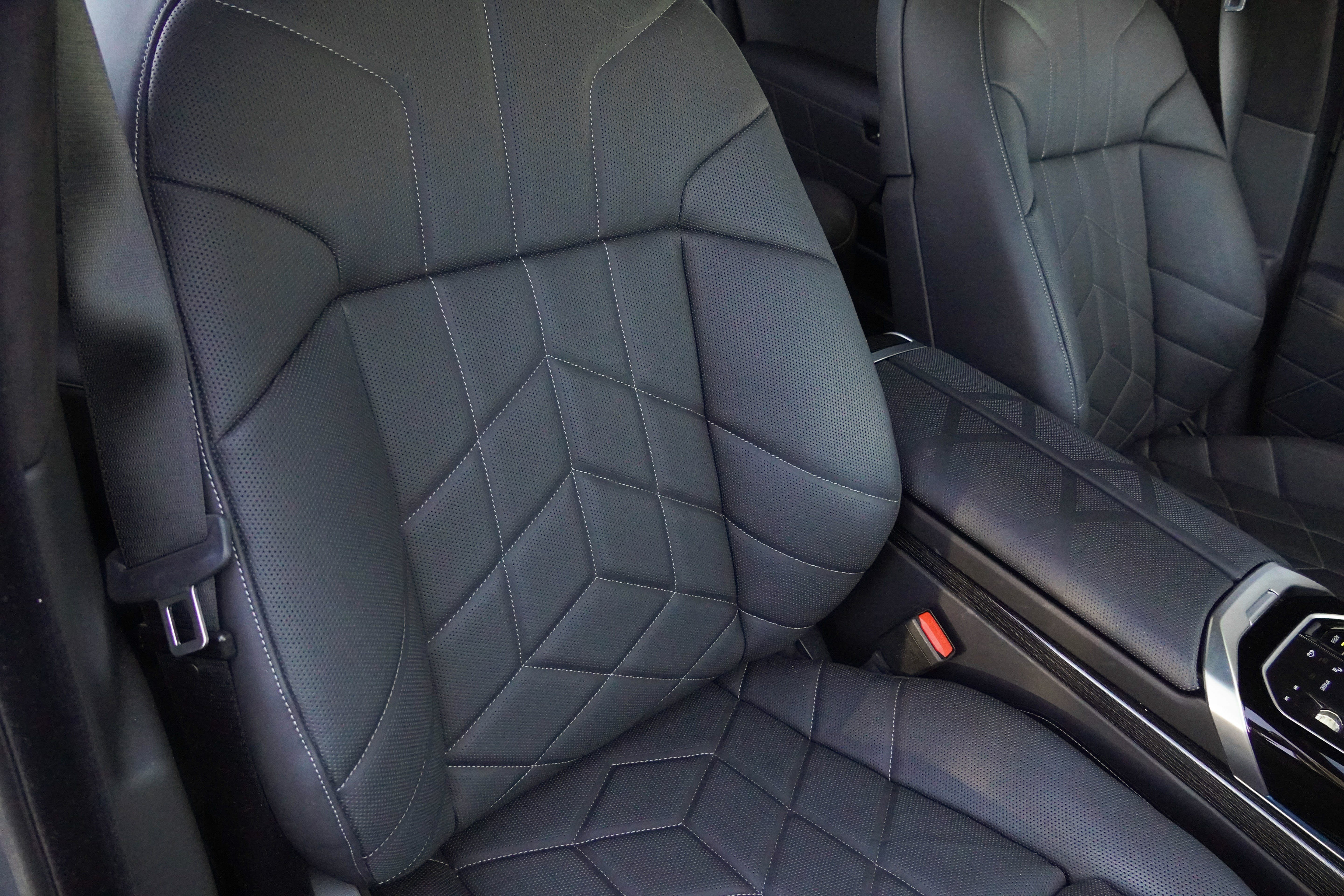 Certified 2024 BMW 740i RWD image 10