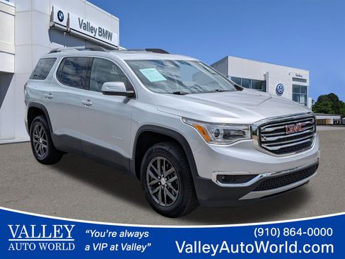 Used 2019 GMC Acadia SLT FWD image 1