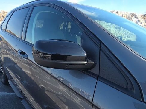 Certified 2022 Ford Edge SE w/ Black Appearance Package image 6