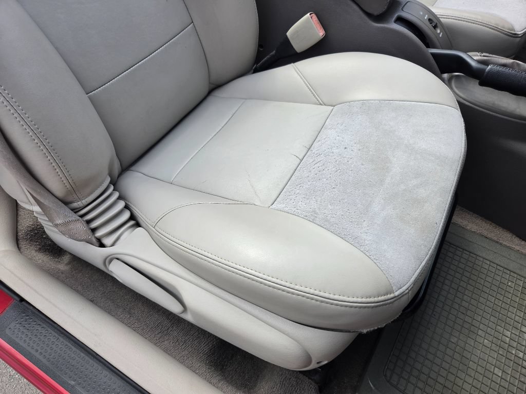 Used 2006 Chrysler Sebring Limited FWD image 29