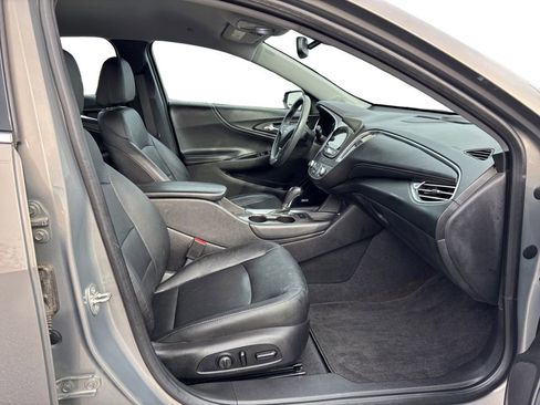 Used 2017 Chevrolet Malibu LT w/ Leather Package image 22