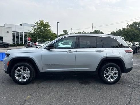Used 2024 Jeep Grand Cherokee Limited AWD/4WD image 21