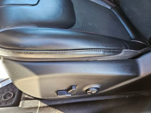 Used 2020 Jeep Cherokee Trailhawk w/ Cold Weather Group image 25