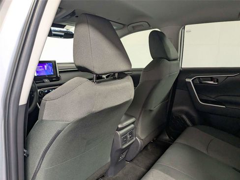 Used 2025 Toyota RAV4 XLE FWD image 35