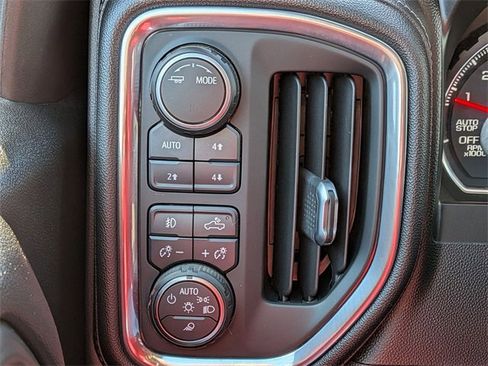 Used 2021 Chevrolet Silverado 1500 LT Trail Boss w/ Convenience Package II image 19