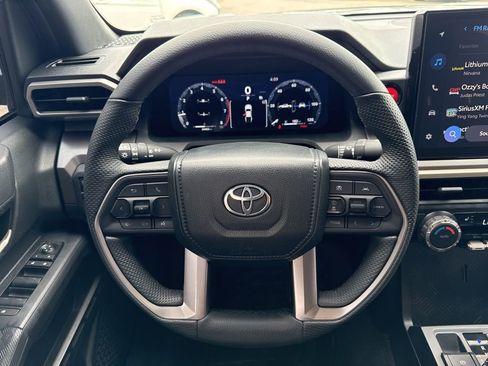 Used 2024 Toyota Tacoma SR5 AWD/4WD image 27
